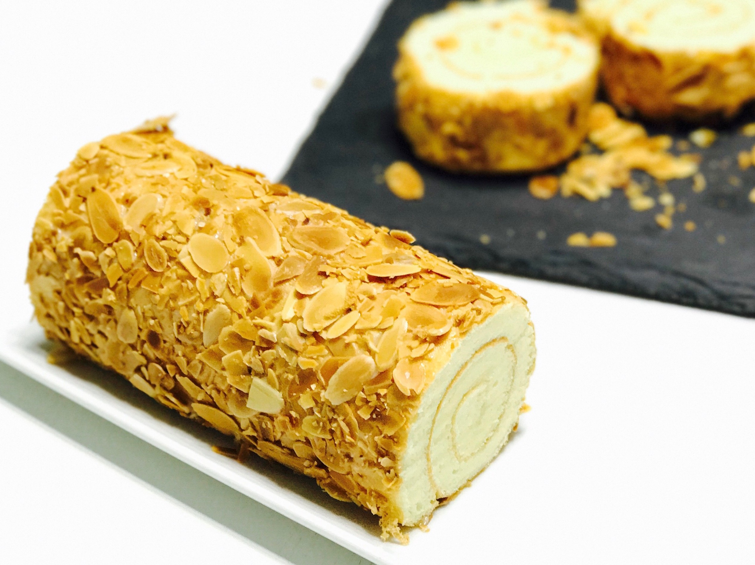 almond-swiss-roll-small