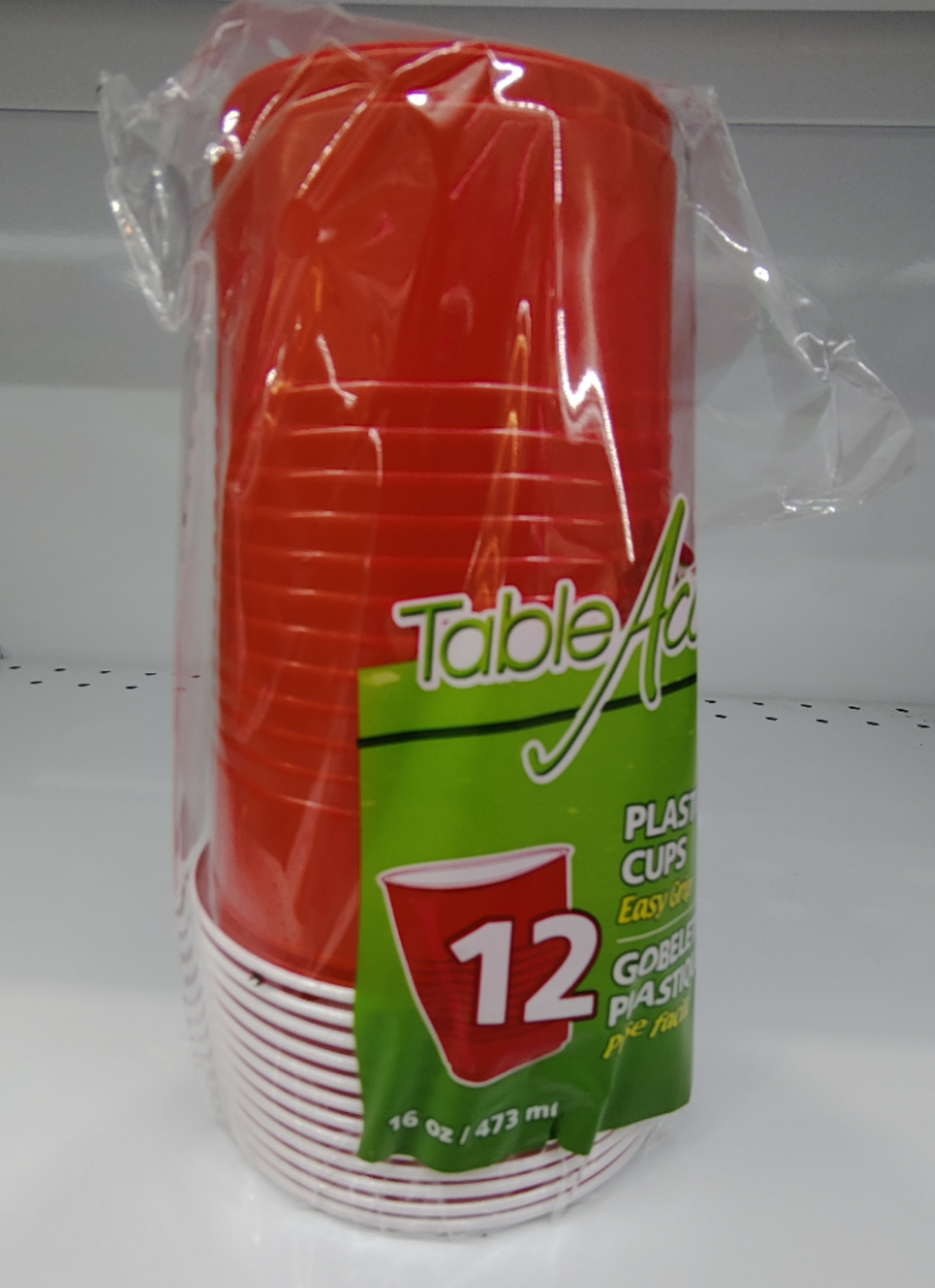 table-accents-plastic-cups