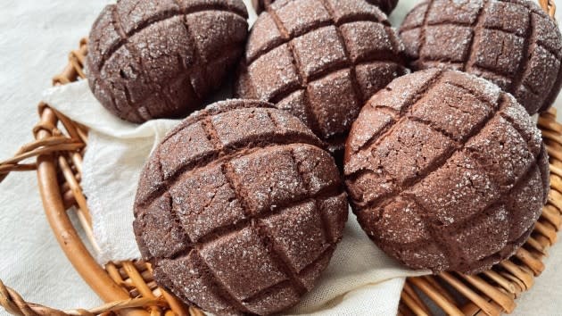 japanese-style-chocolate-flavor-bun